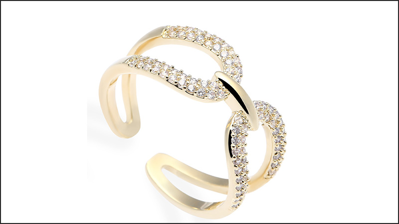 Nhẫn đính đá Zircon có thiết kế móc nối đơn giản, tinh tế